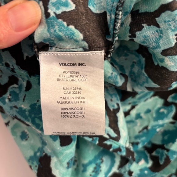 Volcom NWT Floral Pleated Mini Skirt Zip Womens Preppy Feminine Size Large - Picture 6 of 8